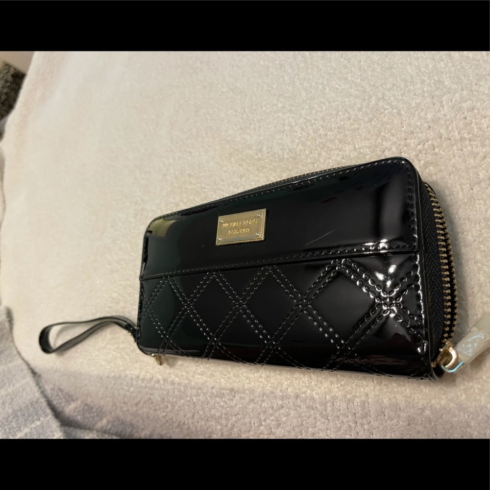 Michael Kors Black Wallet like brand new $20